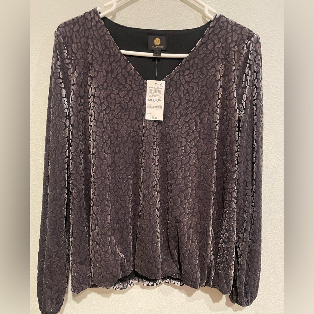 NWT JM Collection Silver velvet Cheetah print blouse. Size M